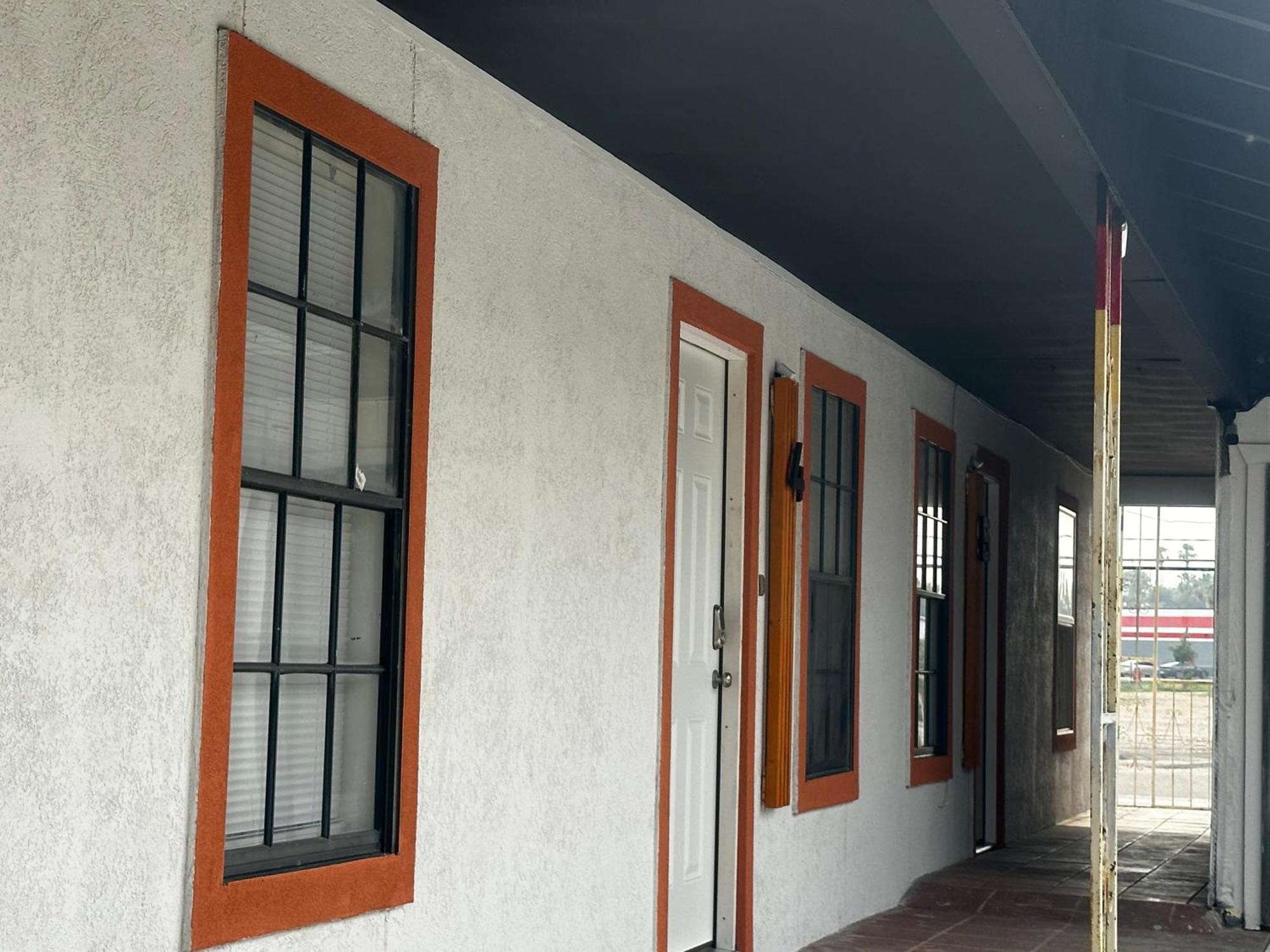 Eagle Stay Eagle Pass Exterior photo